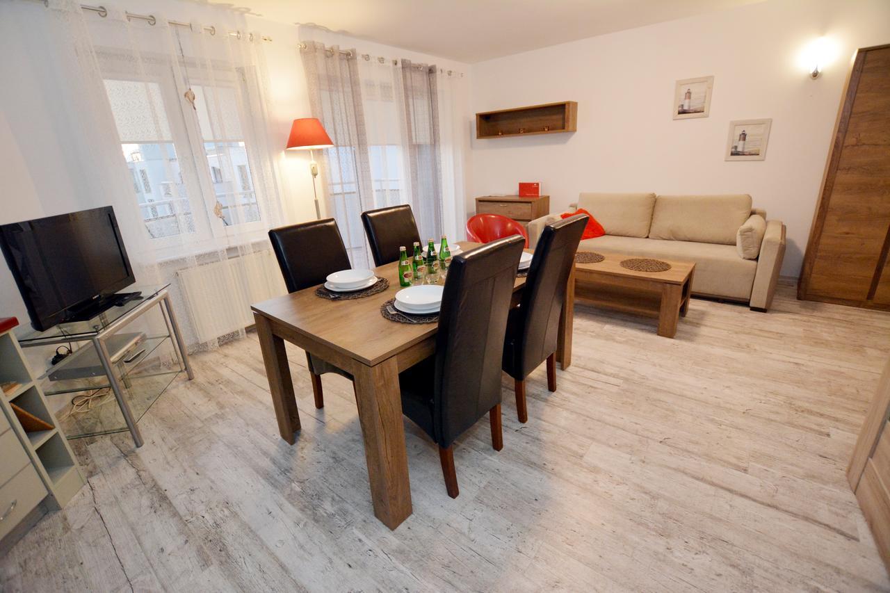 Apartament Przy Latarni Morskiej Колобжег Екстериор снимка